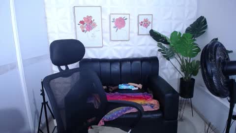 Valentina  online show from October 2025 08:00:02 AM