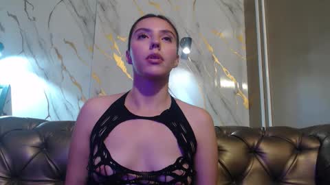 Valentina online show from October 2025 06:17:02 PM