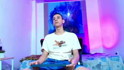 Snapshot of valentina_y_sneiderr chatting on May 2026 11:21:01 PM valentina_y_sneiderr online show from May 2026 11:21:01 PM