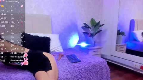 Snapshot of valentinarivers chatting on April 2026 12:25:02 PM valentinarivers online show from April 2026 12:25:02 PM