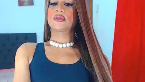 Snapshot of valentinaxxxdoll chatting on February 2025 06:35:01 PM VALENTINA online show from February 2025 06:35:01 PM