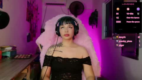 Danielle  Please help me to reach 300 thumbs up online show from December 2025 08:31:02 AM