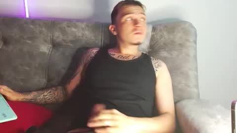 Nick online show from November 2025 01:33:02 PM