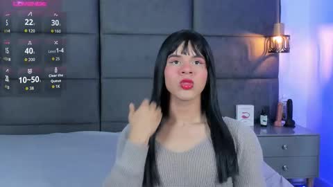 valentino moon online show from November 2025 02:33:02 AM