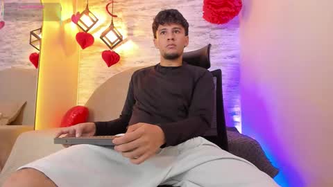 Snapshot of valentino_russo chatting on February 2026 01:07:02 PM VALENTINO online show from February 2026 01:07:02 PM