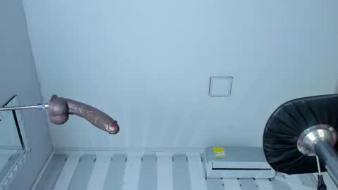 Valentino online show from November 2025 05:29:02 AM