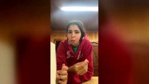 Snapshot of valeria_feroz chatting on May 2026 01:08:01 PM valeria_feroz online show from May 2026 01:08:01 PM