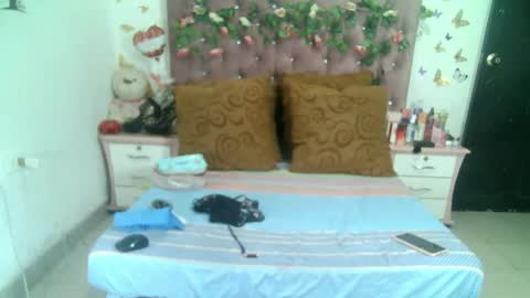 La valerie26 online show from October 2025 12:17:01 PM