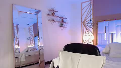 Valerie  online show from November 2025 09:20:02 PM