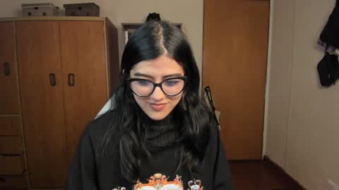 Val  online show from January 2025 04:29:01 AM