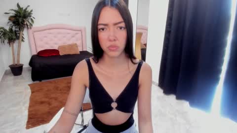 Snapshot of valerie_fox19 chatting on November 2025 02:38:01 PM Valerie fox online show from November 2025 02:38:01 PM