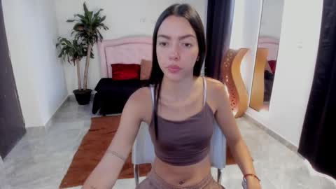 Snapshot of valerie_fox19 chatting on December 2025 02:04:01 PM Valerie fox online show from December 2025 02:04:01 PM