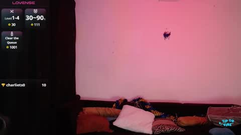 Snapshot of valerie_smile chatting on January 2025 04:12:01 AM Valerie online show from January 2025 04:12:01 AM