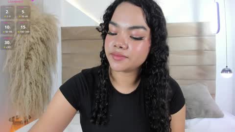 Snapshot of valeriediazx chatting on December 2024 12:01:01 PM valeri online show from December 2024 12:01:01 PM