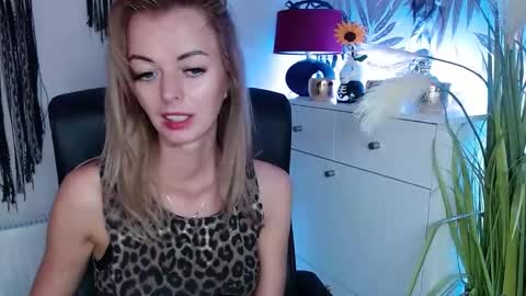 Valerie  online show from December 2024 10:17:02 AM