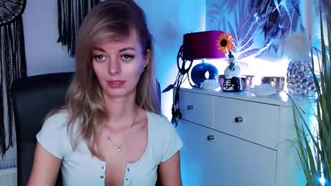 Valerie  online show from February 2025 10:59:01 AM