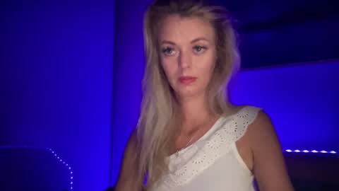 Valerie  online show from September 2025 07:24:02 PM