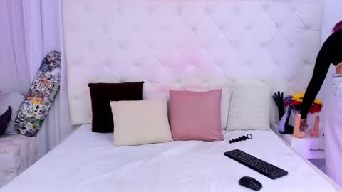 valeria111111 online show from September 2025 12:08:02 PM