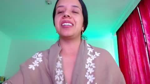 Snapshot of valery_meer_ chatting on April 2026 12:00:02 PM Valeria online show from April 2026 12:00:02 PM