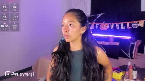 Val online show from October 2025 11:30:02 AM