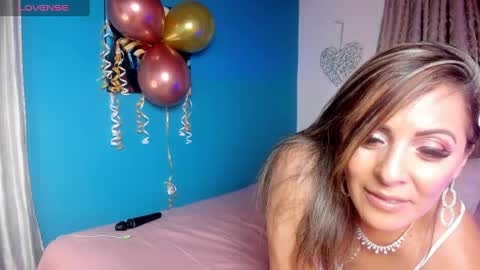Snapshot of valeryblue chatting on December 2024 02:23:02 AM Valery Blue online show from December 2024 02:23:02 AM