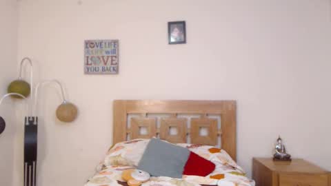 Snapshot of valesantodomingo chatting on September 2025 10:55:02 PM Sofia online show from September 2025 10:55:02 PM