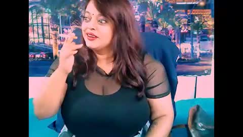 Snapshot of valleyval chatting on January 2025 06:36:02 AM indianvalvet priya is back online show from January 2025 06:36:02 AM