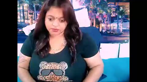 Snapshot of valleyval chatting on February 2025 06:40:01 AM indianvalvet priya is back online show from February 2025 06:40:01 AM