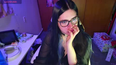 Im Violet online show from December 2024 06:06:02 AM