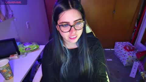 Im Violet online show from December 2024 02:02:02 AM