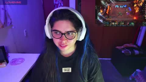 Im Violet online show from January 2025 05:37:02 AM