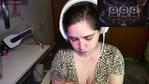 Im Violet online show from January 2025 02:42:02 AM