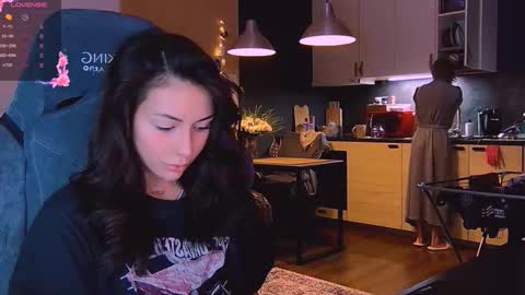 Little Devil online show from November 2025 05:03:01 PM