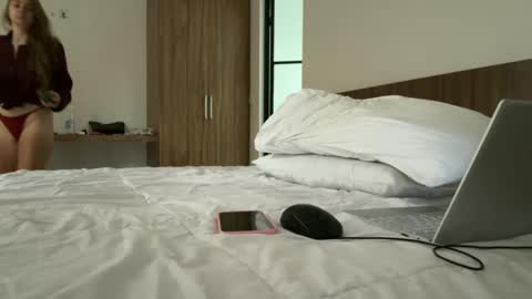 Snapshot of valure_lera chatting on September 2025 12:01:02 AM valure_lera online show from September 2025 12:01:02 AM