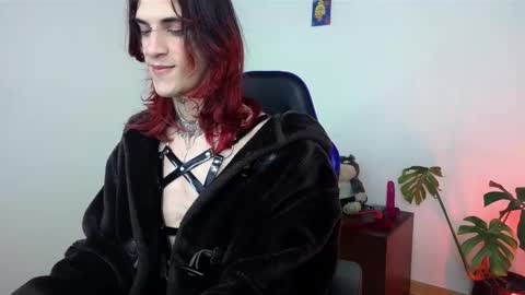 Snapshot of vamp_noah chatting on October 2025 01:18:01 AM Vamp Noah and Dan online show from October 2025 01:18:01 AM