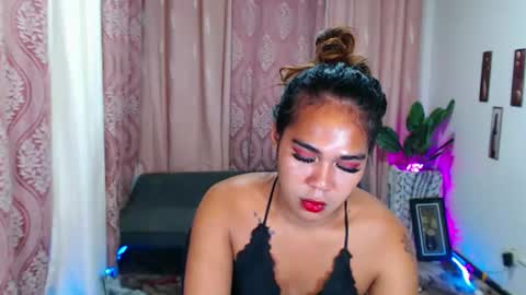 Snapshot of vampy_ebony_laxine chatting on September 2025 11:10:02 PM vampy_ebony_laxine online show from September 2025 11:10:02 PM