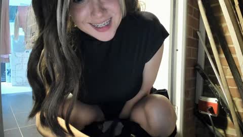 Snapshot of vanandjuani chatting on October 2025 01:50:02 AM vanessa online show from October 2025 01:50:02 AM