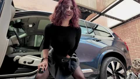 Snapshot of vanandjuani chatting on February 2026 04:27:02 PM vanessa online show from February 2026 04:27:02 PM