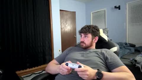 Vandal2021 online show from November 2025 02:01:02 AM