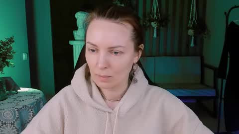 Vanda online show from February 2025 01:17:02 PM