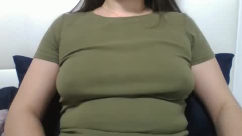 Snapshot of vanesajewel chatting on November 2025 09:59:02 PM VanesaJewel online show from November 2025 09:59:02 PM