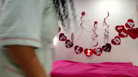 vanessa and samantha online show from February 2025 08:11:02 PM