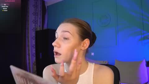 Snapshot of vanessa__lui chatting on February 2026 03:55:01 PM Vanessa online show from February 2026 03:55:01 PM