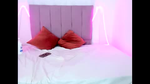 vanessa_andrea online show from November 2025 10:46:01 PM