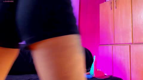 Vanessa online show from November 2025 04:19:01 PM