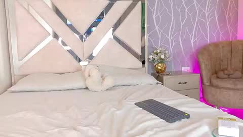 Snapshot of vanessa_guzman1 chatting on November 2025 11:54:02 AM online show from November 2025 11:54:02 AM