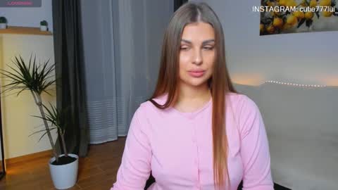 vanessa_moonn online show from October 2025 01:54:01 PM