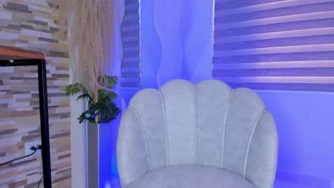 Vanessa Novvoa online show from February 2025 09:06:01 PM