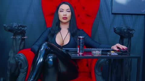 Snapshot of vanessamorningstar1 chatting on February 2025 10:13:01 PM Miss Vanessa online show from February 2025 10:13:01 PM