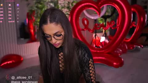 Snapshot of vanessasimon chatting on February 2025 06:55:01 AM Vanessa Simon online show from February 2025 06:55:01 AM
